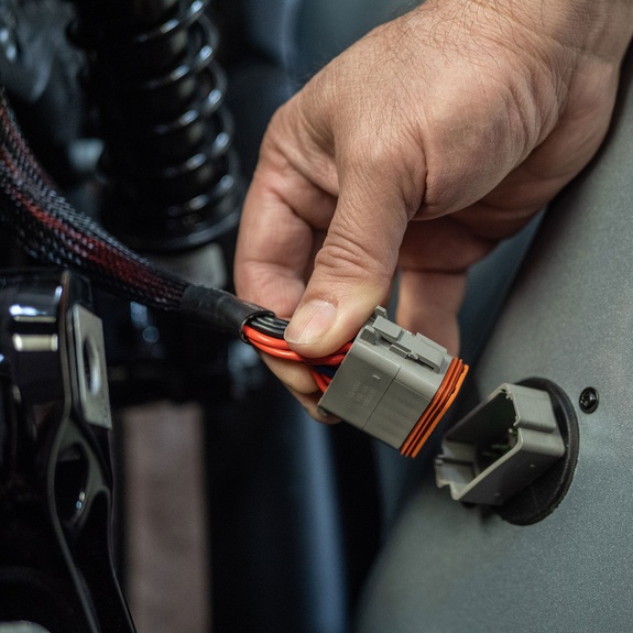 Detail View of Bulkhead Connector to Saddlebag